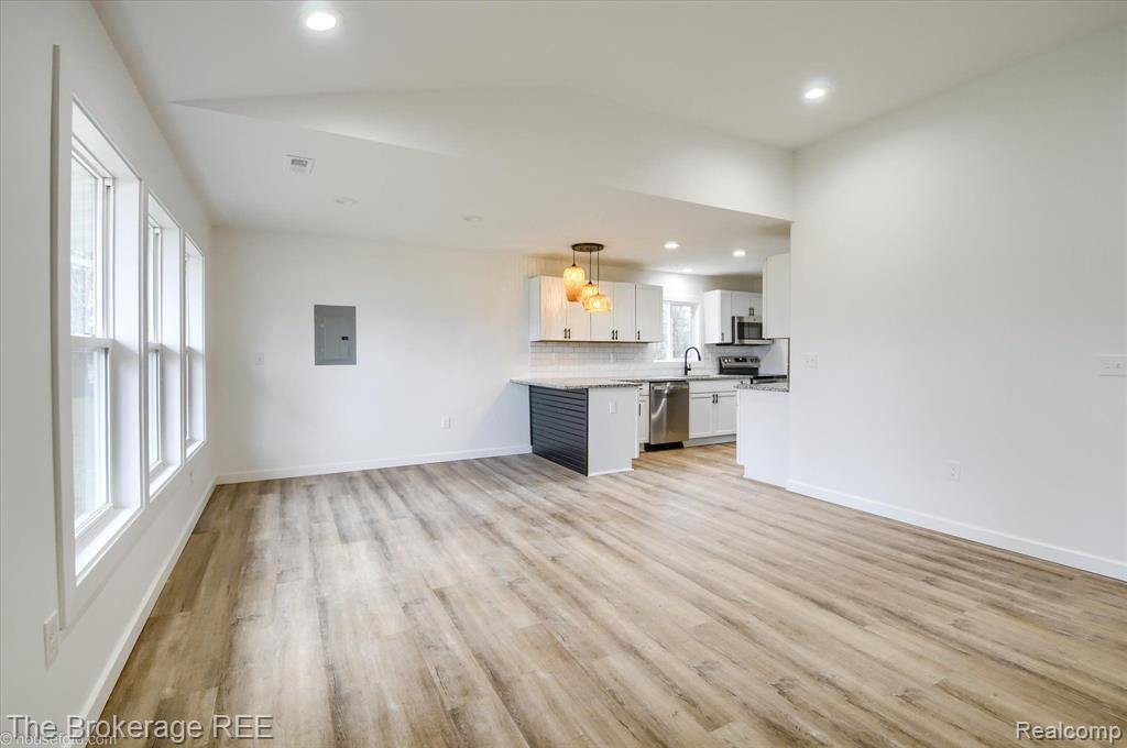 4507 N BELSAY Road, Flint, MI 48506 — Photo 8