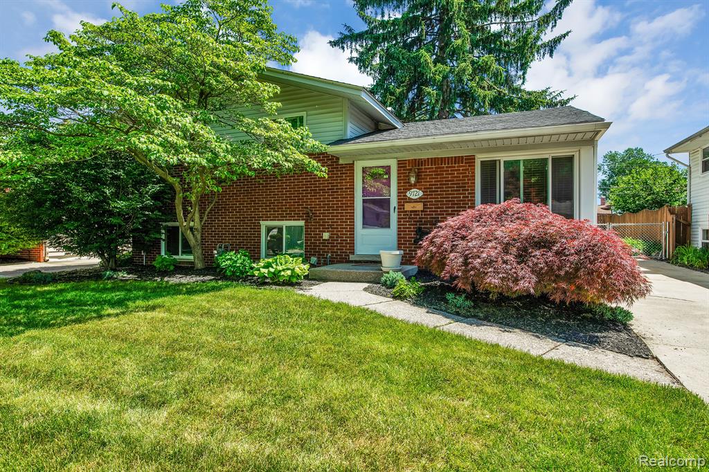 9721 MUELLER Street, Taylor, MI 48180 — Photo 3