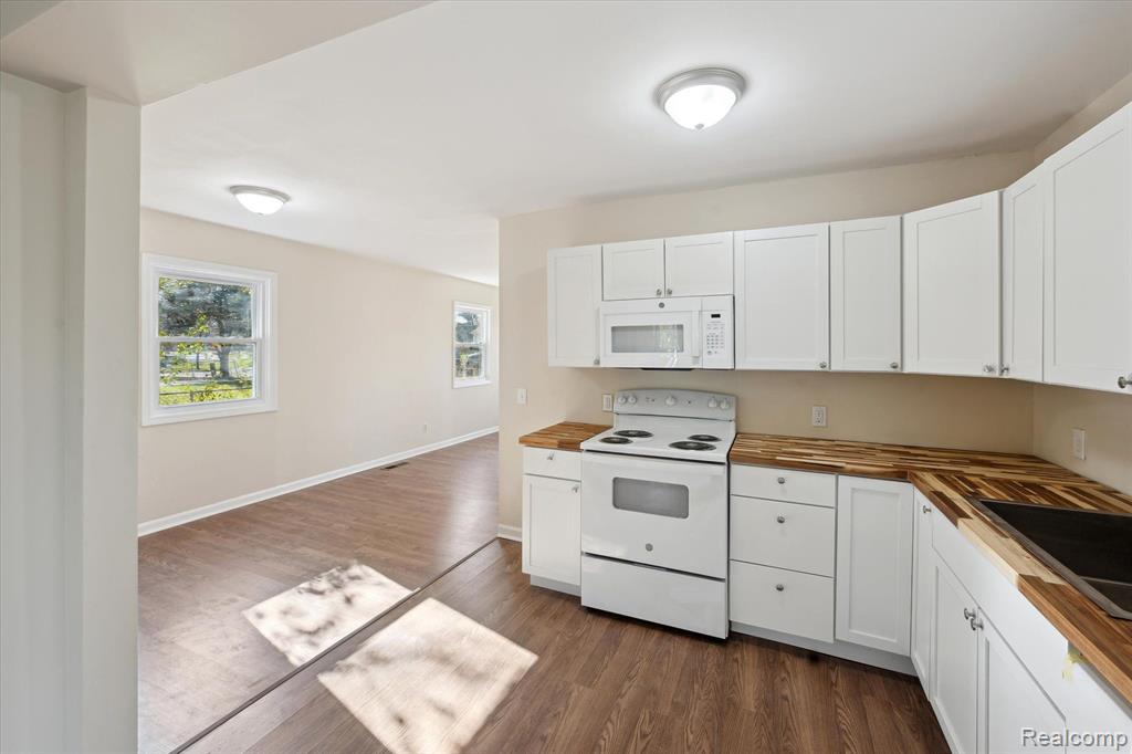 2481 PINECREST Avenue, Ann Arbor, MI 48104 — Photo 11