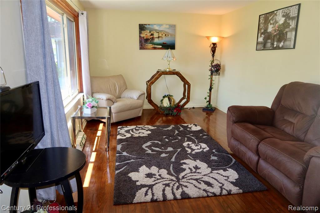 4365 Jo Drive, Saginaw, MI 48601 — Photo 10