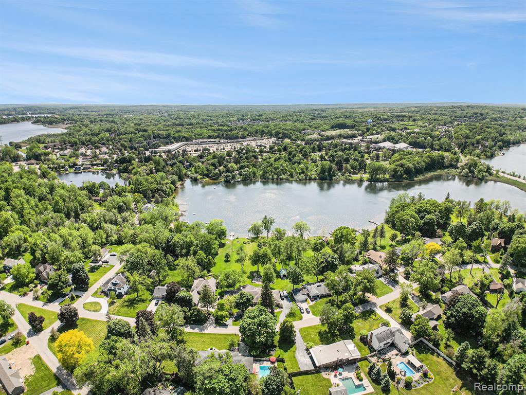 6062 Middle Lake Road, Clarkston, MI — Photo 38