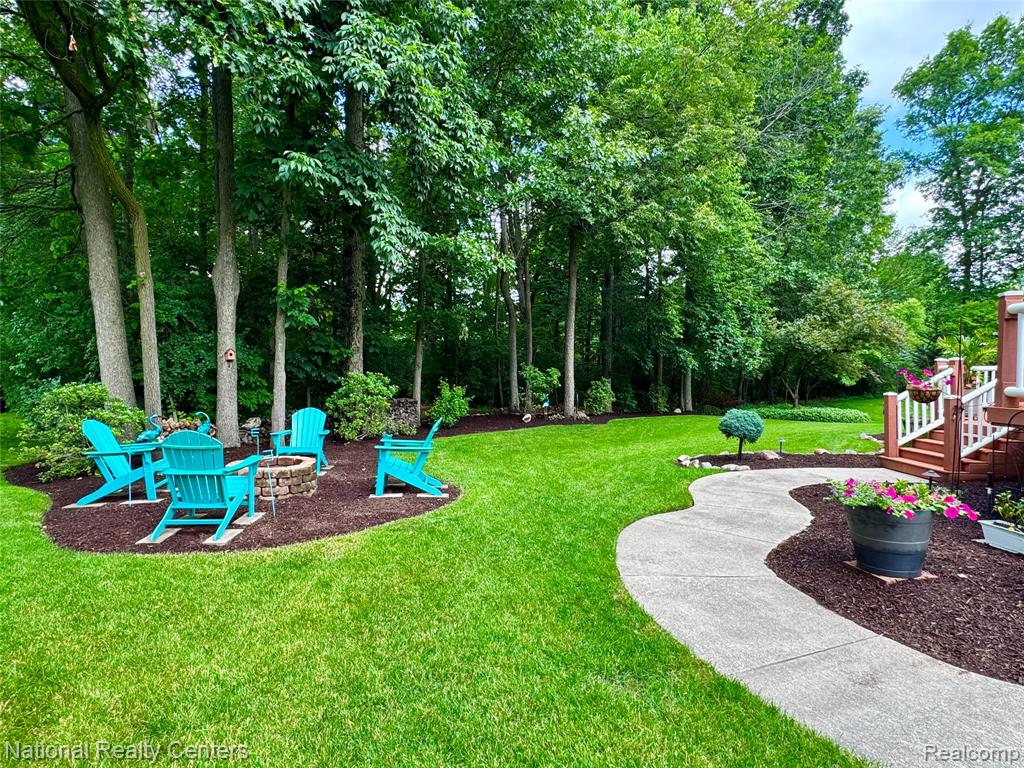 4577 Darlene Drive, Commerce Twp, MI 48382 — Photo 8
