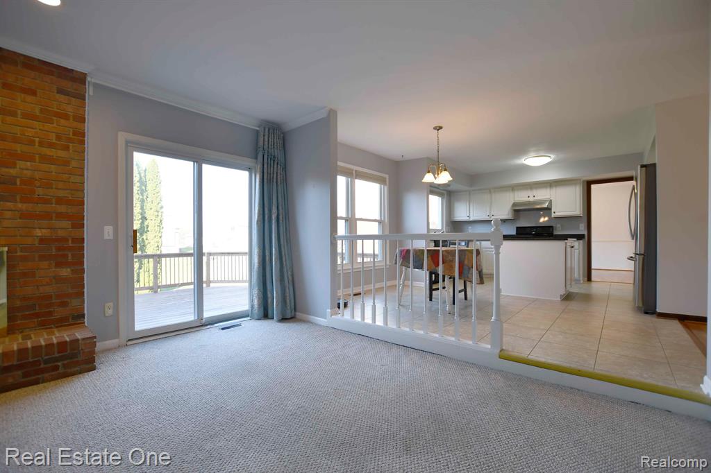 685 ESSEX Drive, Rochester Hills, MI 48307 — Photo 14
