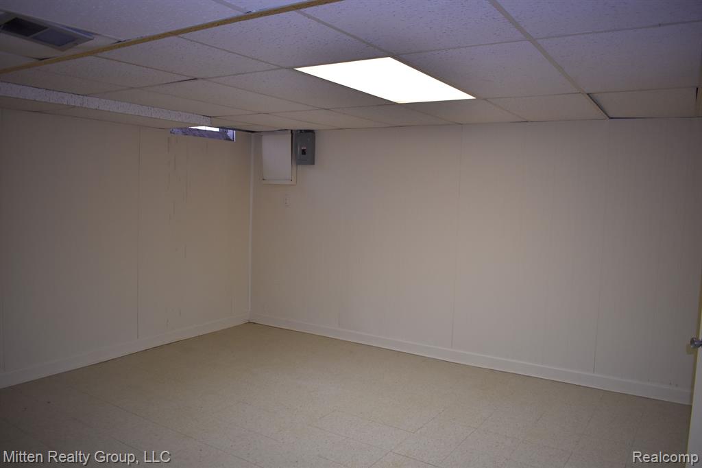4356 FOXPOINTE Drive, West Bloomfield, MI 48323 — Photo 25