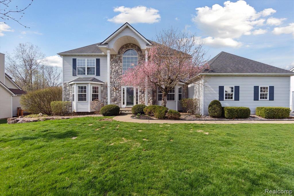 4045 FOREST EDGE Drive, Commerce Twp, MI 48382 — Photo 3