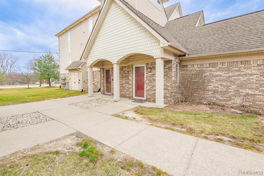 855 BRANDON Avenue, Pontiac, MI 48340 — front exterior