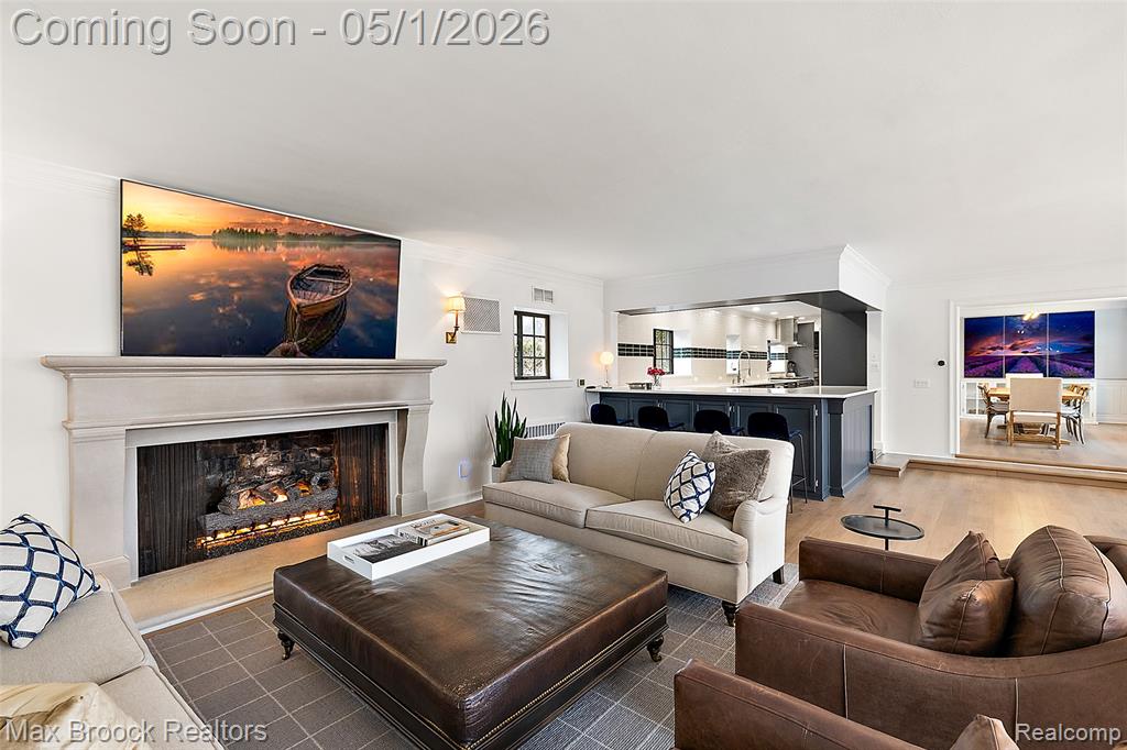 1583 Clarendon Road - Photo 3