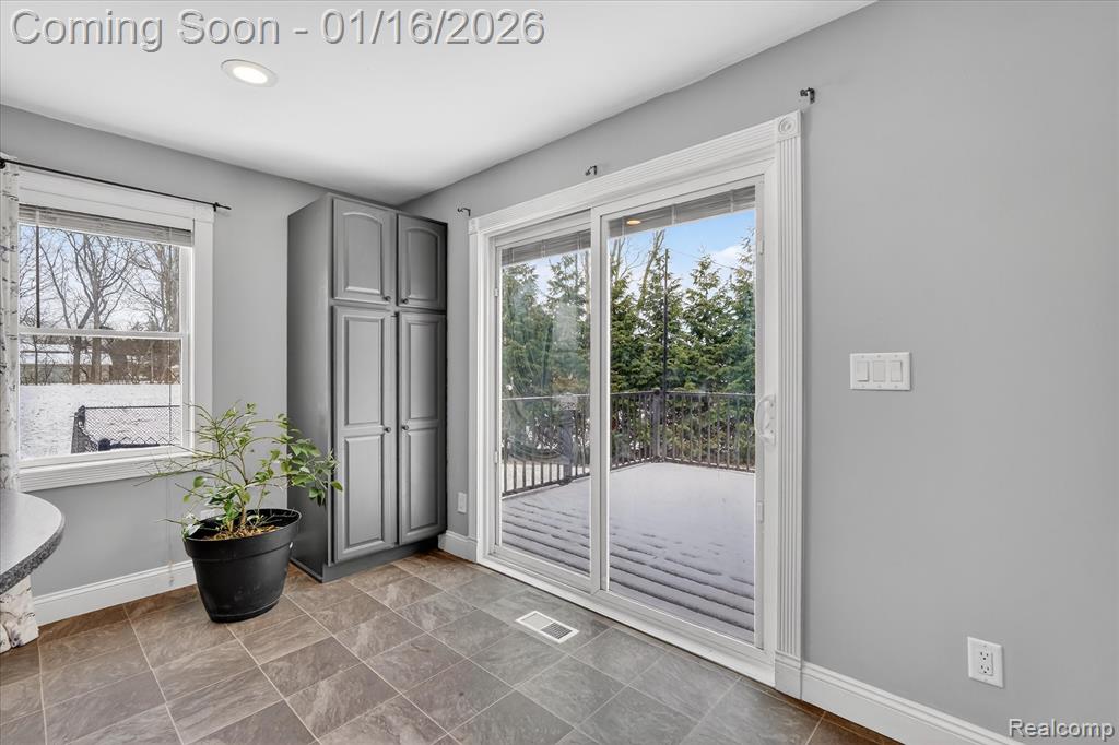 10086 Oakhill Road, Holly, MI 48442 — Photo 14