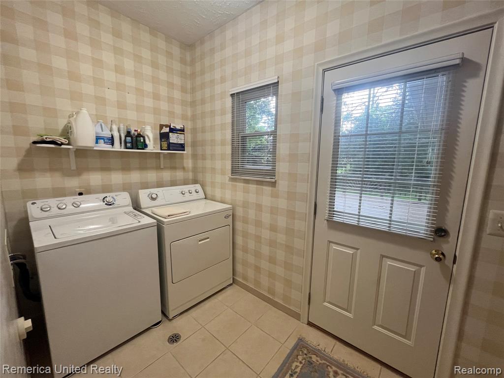 2223 Strader Drive, West Bloomfield, MI 48324 — Photo 28
