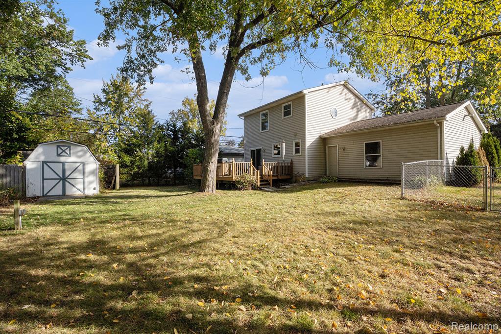 980 Sherry Drive, Lake Orion, MI 48362 — Photo 18