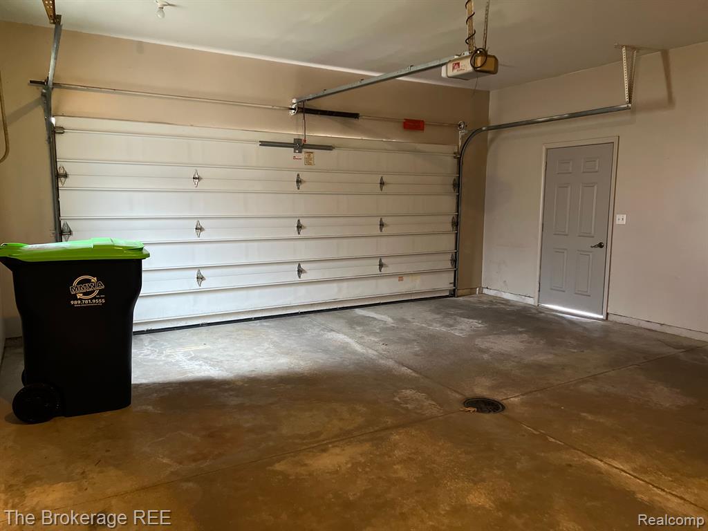 6112 NORMANDY Drive, Saginaw, MI 48638 — Photo 38
