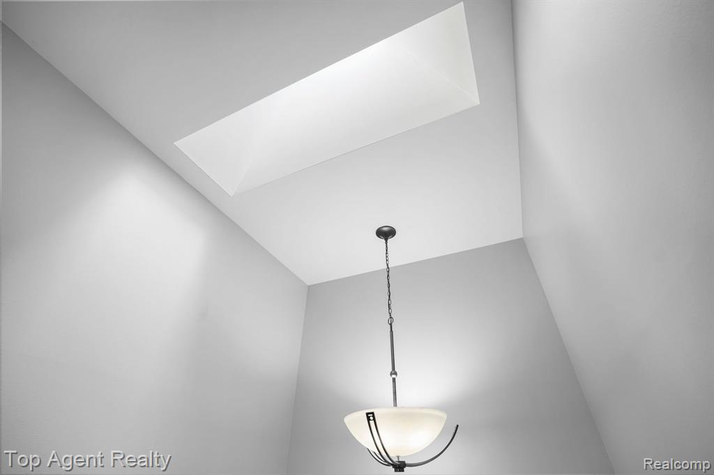 445 LEXINGTON Drive, Rochester Hills, MI 48307 — Photo 30