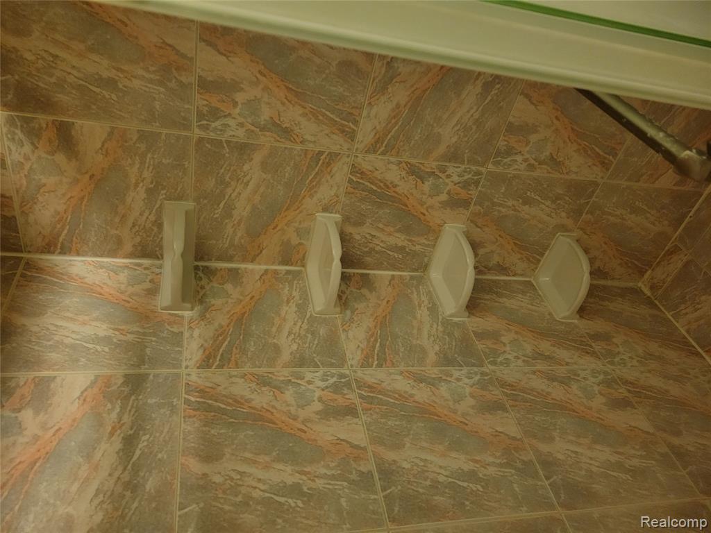 5549 Perrytown Drive, West Bloomfield, MI — Photo 48