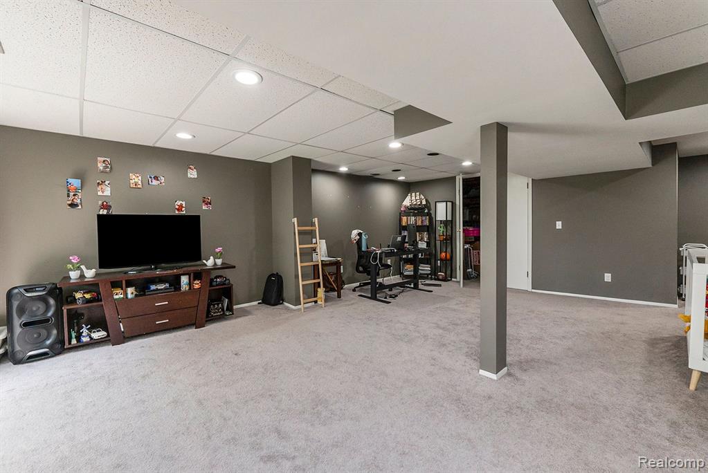 4077 JUSTIN Court, Bloomfield Hills, MI 48302 — Photo 18