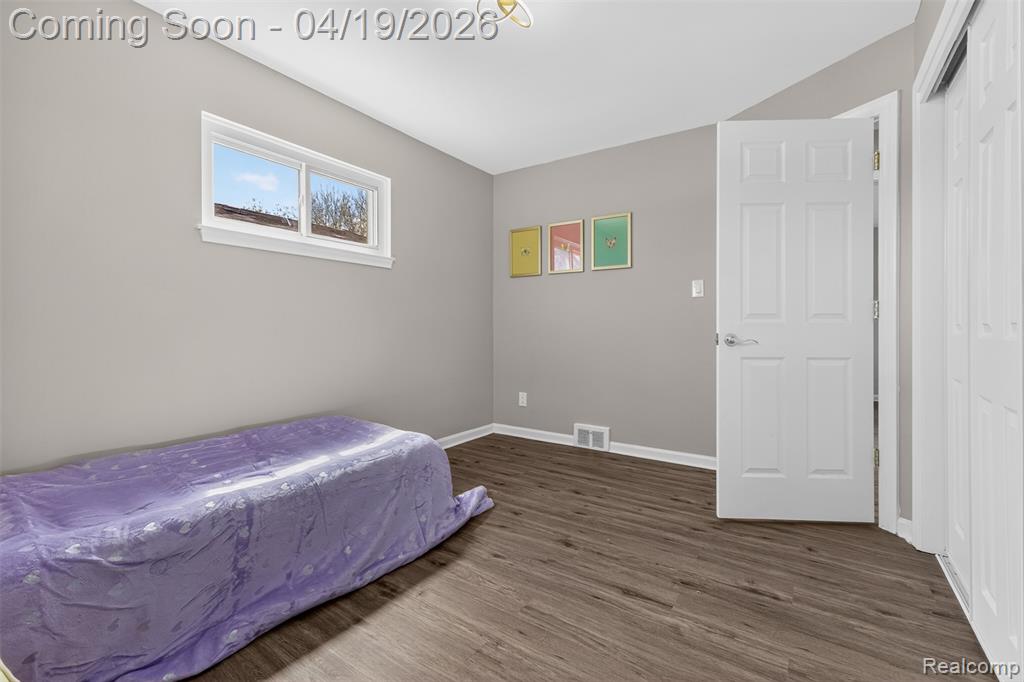 9075 W Parkway Street, Detroit, MI 48239 — Photo 25
