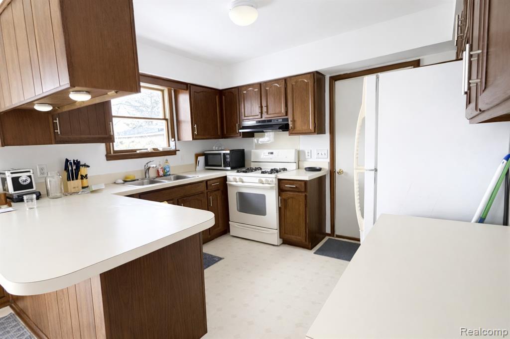 2452 W Willard Road, Clio, MI 48420 — Photo 10