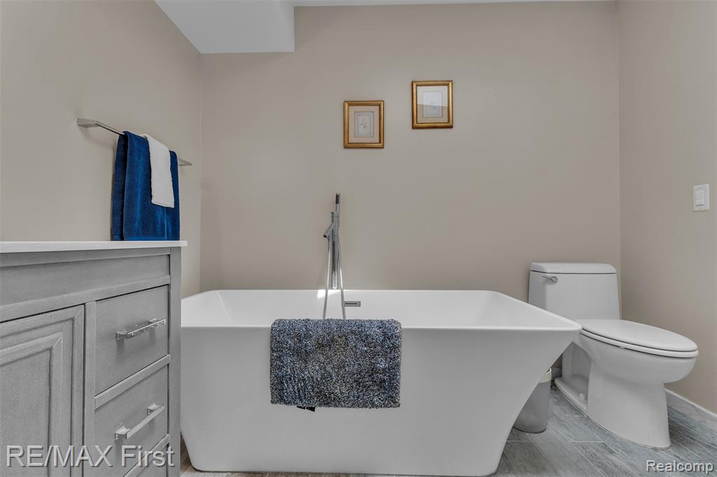 6547 Scenic Pines Court, Clarkston, MI — Photo 23