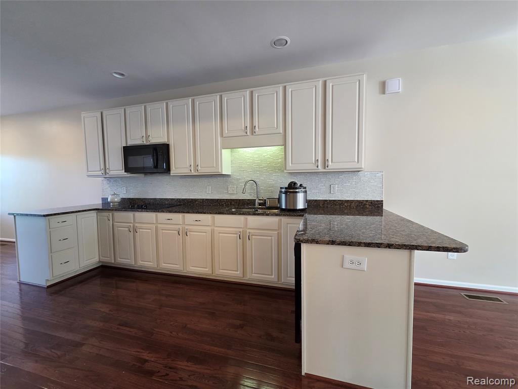 526 GRATEN Street, Birmingham, MI 48009 — Photo 2