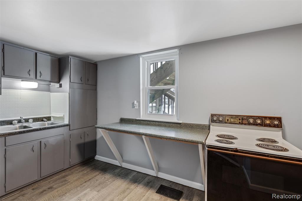 209 W Aldrich Street W, Capac, MI 48014 — Photo 13