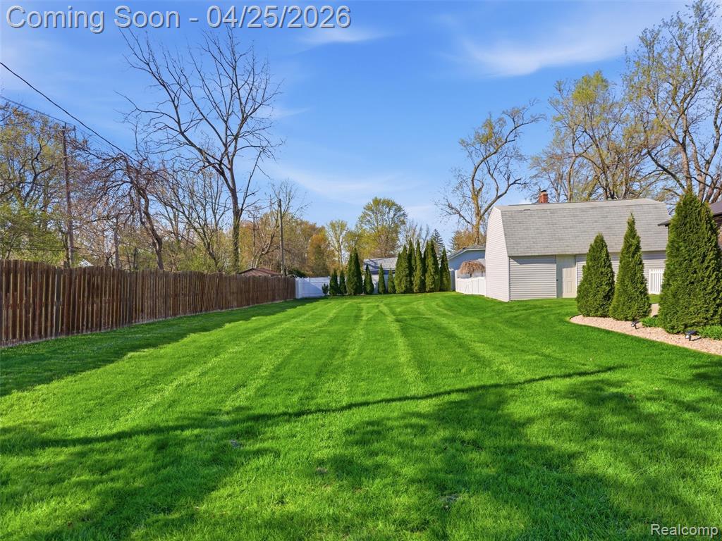 39001 Chartier Street, Harrison Township, MI — Photo 46