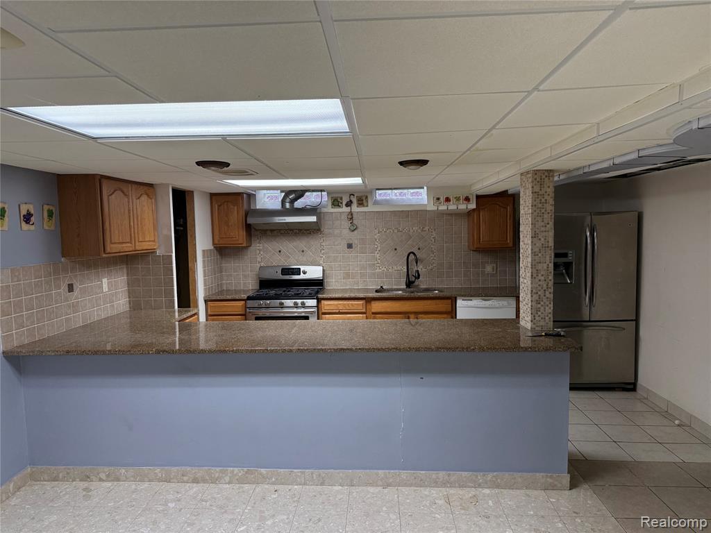 6947 N Charlesworth Street, Dearborn Heights, MI 48127 — Photo 18