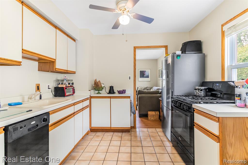 230 EMERSON Avenue, Ypsilanti, MI 48198 — Photo 6
