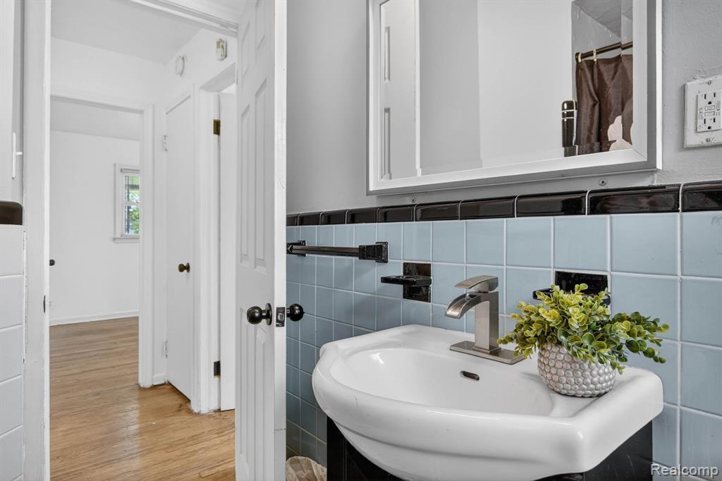 23125 Church Street, Oak Park, MI 48237 — Photo 14