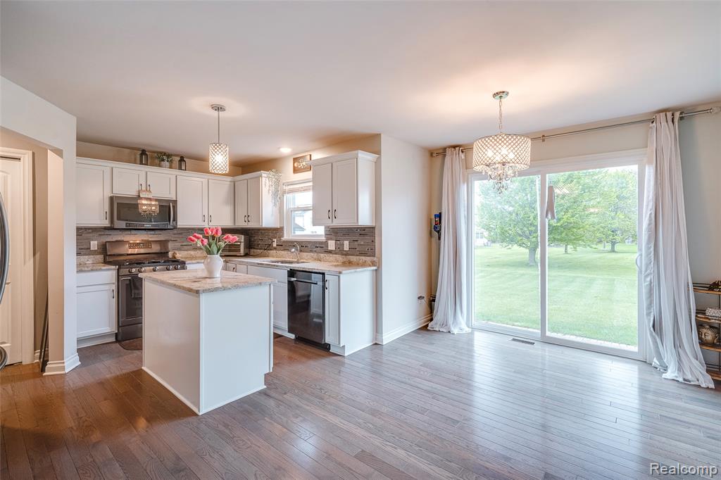 6871 Chandler Drive, Belleville, MI 48111 — Photo 7