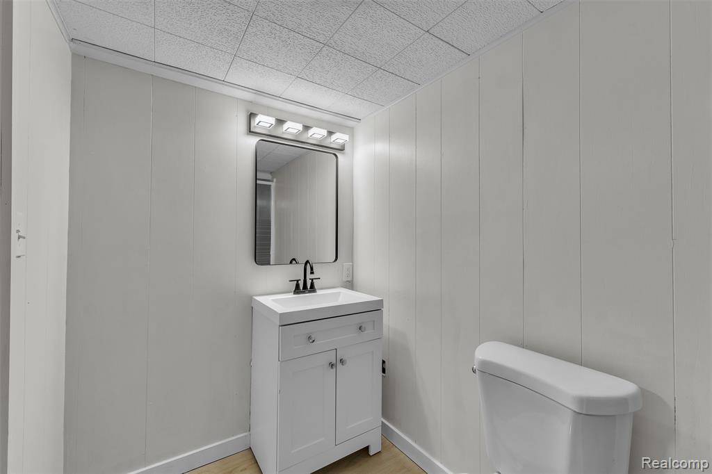 22653 Woolsey, Novi, MI — Photo 32
