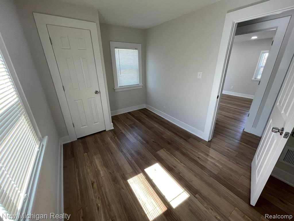 985 W Hazelhurst Street, Ferndale, MI 48220 — Photo 24