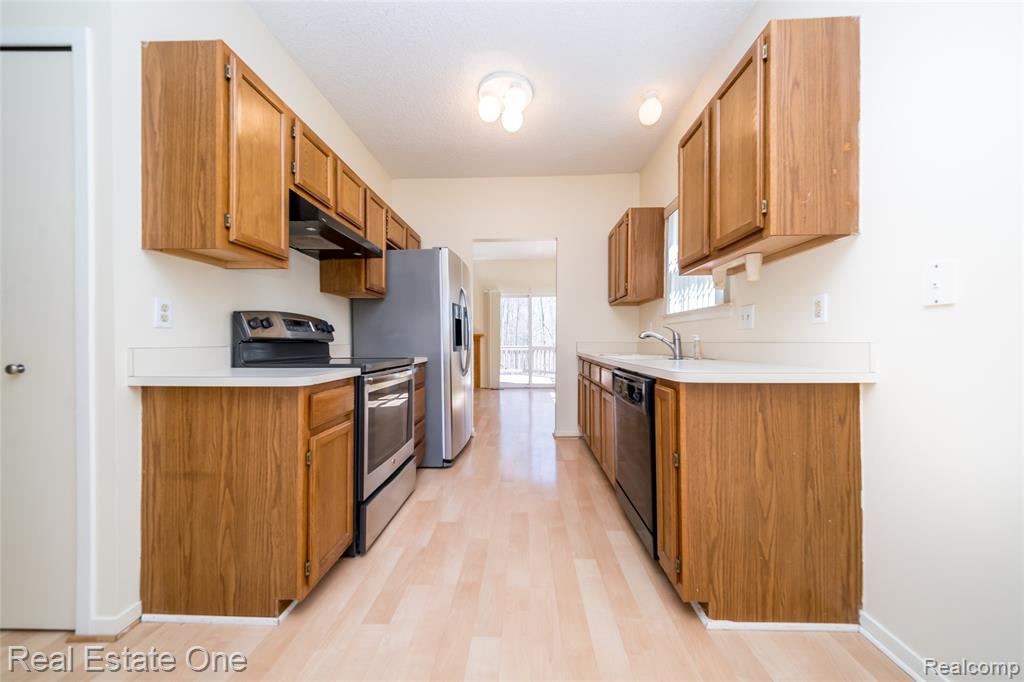41474 Cornell Drive, Novi, MI 48377 — Photo 16