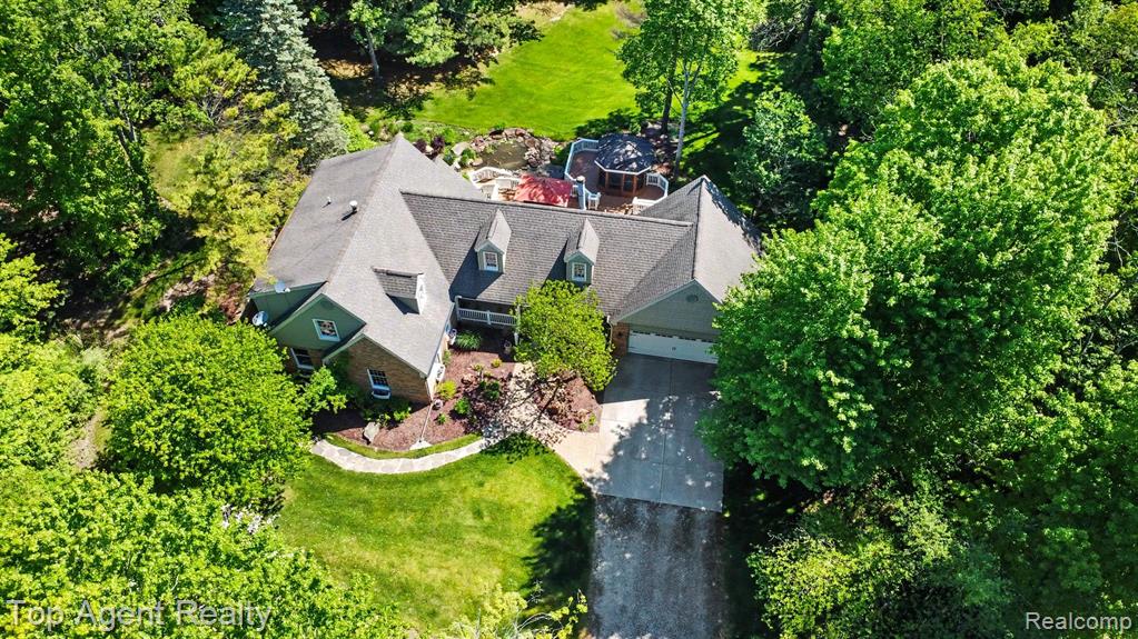 2411 Farmbrook Trail, Oxford, MI 48370 — Photo 31