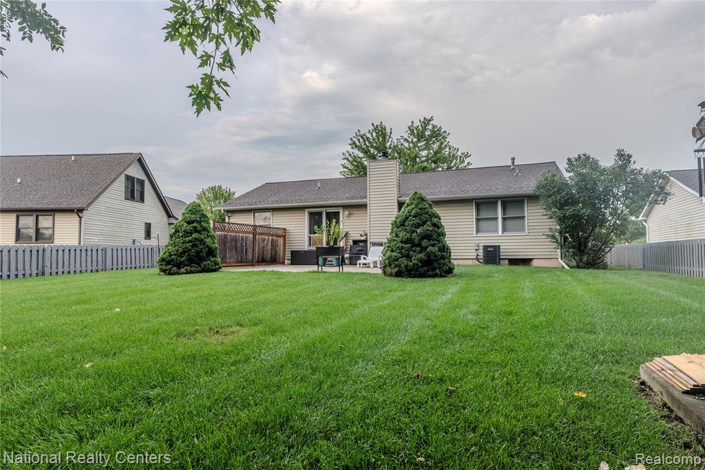 45933 Brookside North Drive, Macomb, MI 48044 — Photo 21