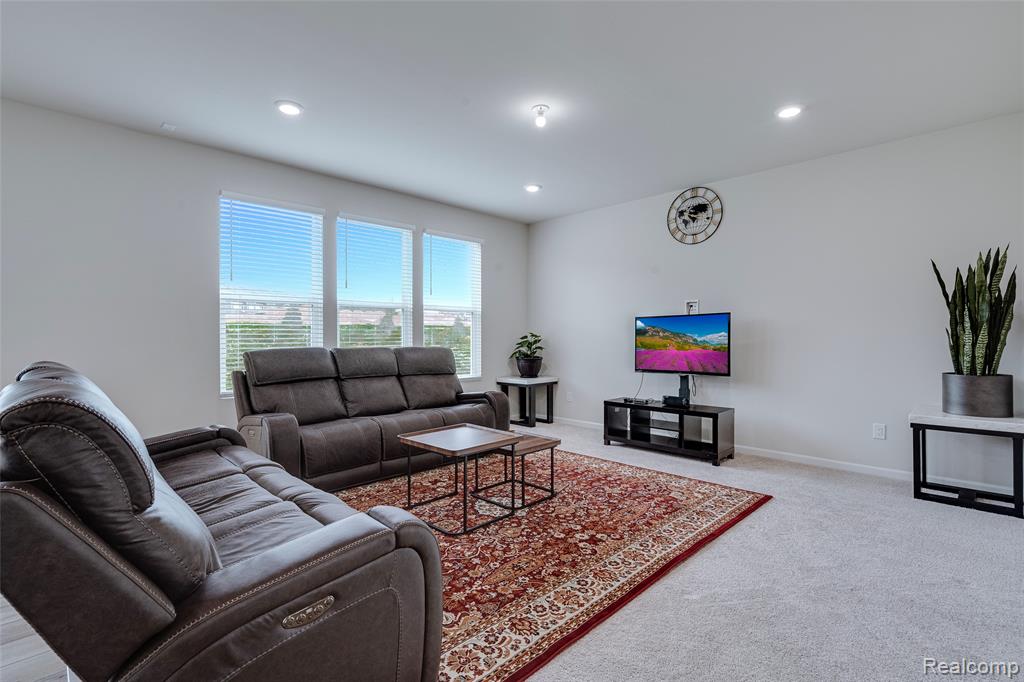 4568 Paradise Parkway, Milford, MI 48381 — Photo 10