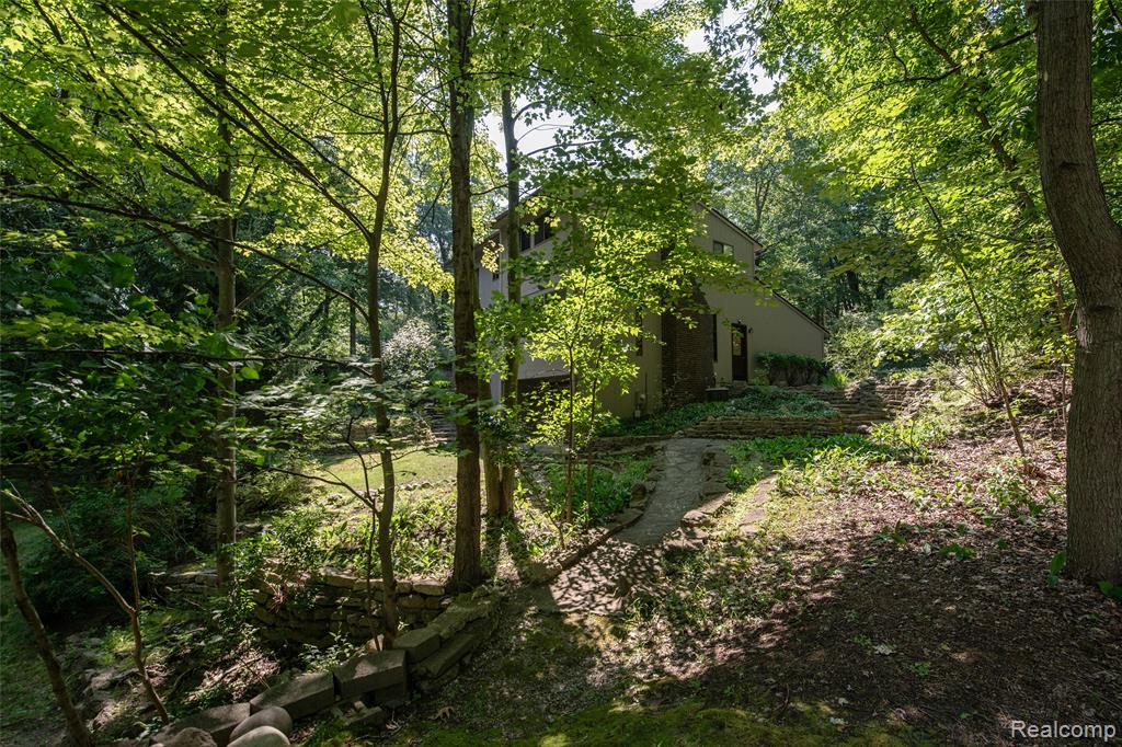 8878 Minne Wanna Road, Independence, MI 48348 — Photo 17