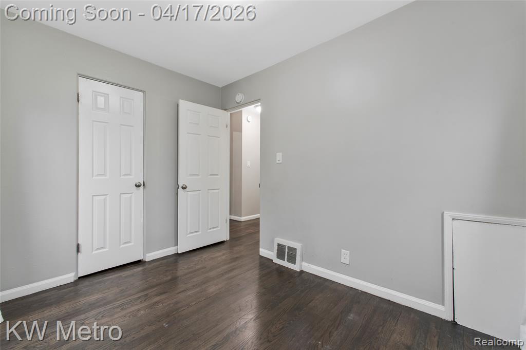 4289 Oakshire Avenue, Berkley, MI 48072 — Photo 11
