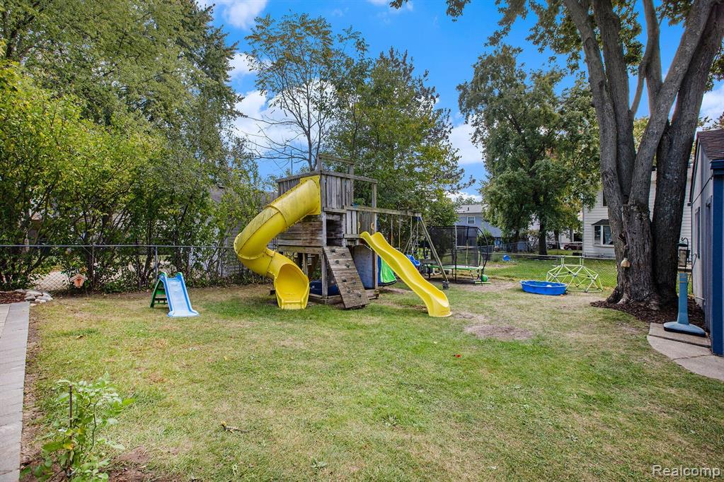 44601 ALBERT Drive, Plymouth, MI 48170 — Photo 26