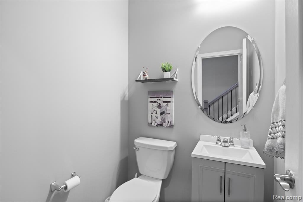 39985 PREMIER Drive, Plymouth, MI 48170 — Photo 12
