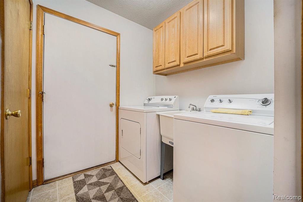 382 MARIGOLD Circle, Westland, MI — Photo 10