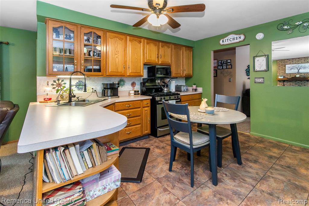 11043 Hamburg Road, Whitmore Lake, MI 48189 — Photo 19