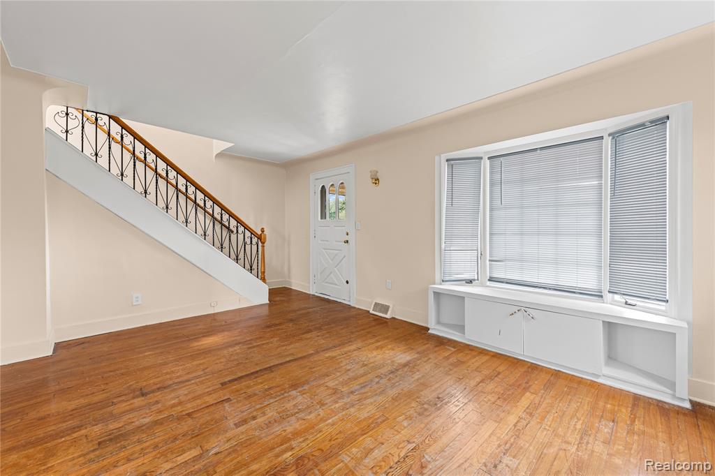 41 W George Avenue, Hazel Park, MI 48030 — Photo 5