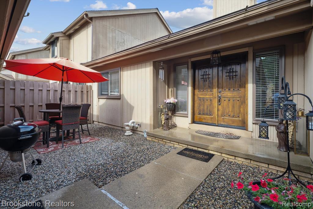 5195 Richard Run, West Bloomfield, MI — Photo 8