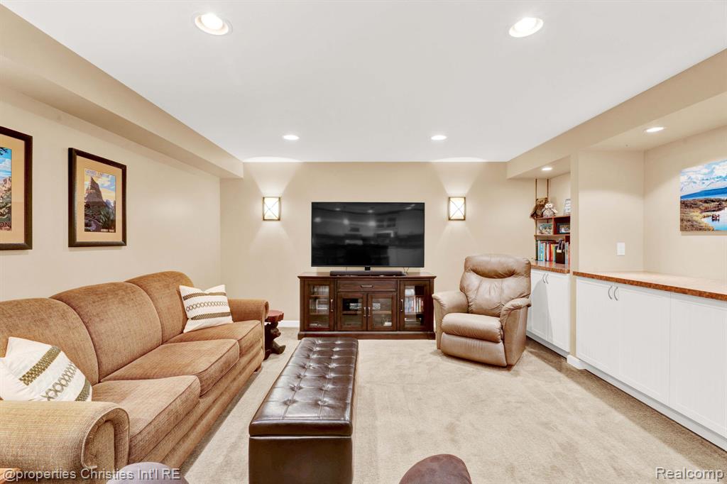 19418 Warwick Street, Beverly Hills, MI 48025 — Photo 40