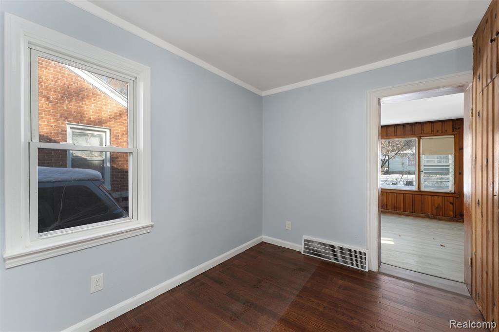18704 Sunderland Road, Detroit, MI 48219 — Photo 12