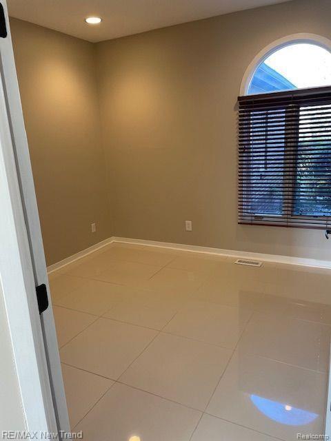 5118 SIMPSON LAKE Road, West Bloomfield, MI 48323 — Photo 12
