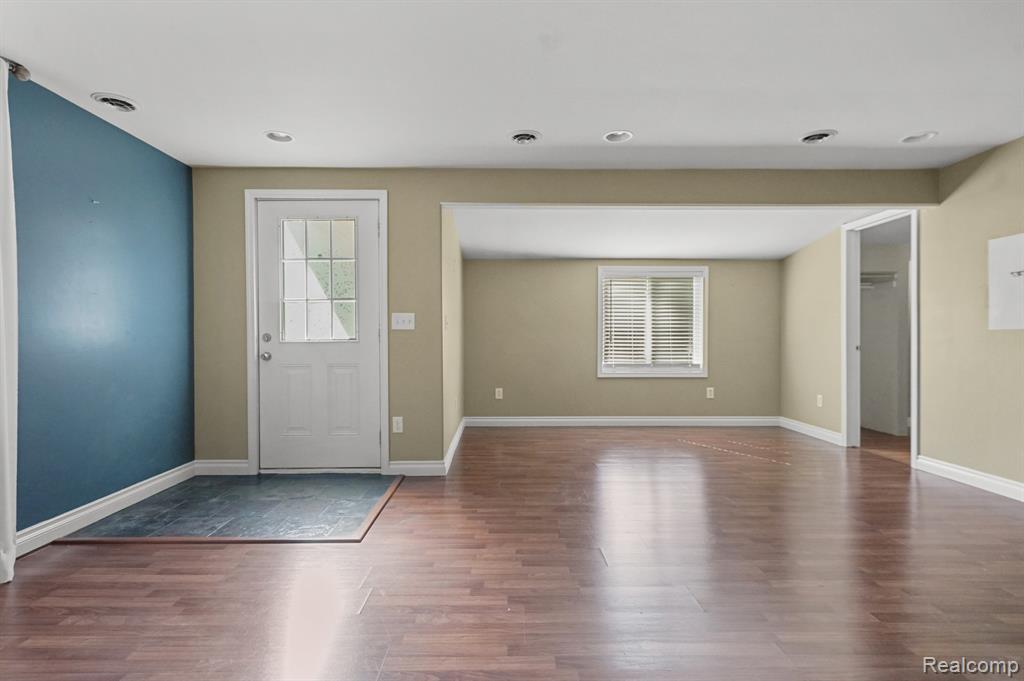 9106 Maple Road, Clay, MI 48001 — Photo 7