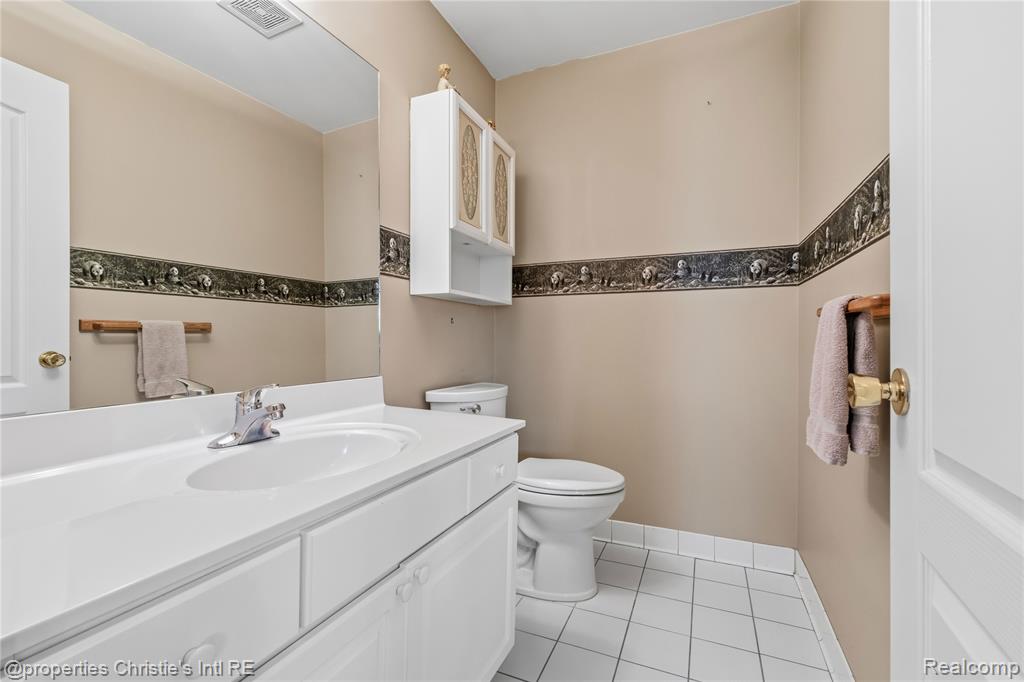 39780 Southpointe Avenue, Harrison Township, MI — Photo 15