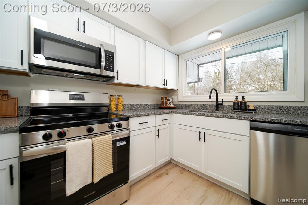 6578 Greene Haven Drive, Clarkston, MI 48348 — Photo 40