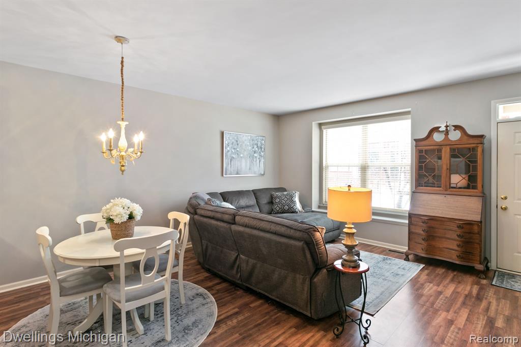 1105 FOUNTAIN VIEW Circle, South Lyon, MI 48178 — Photo 5