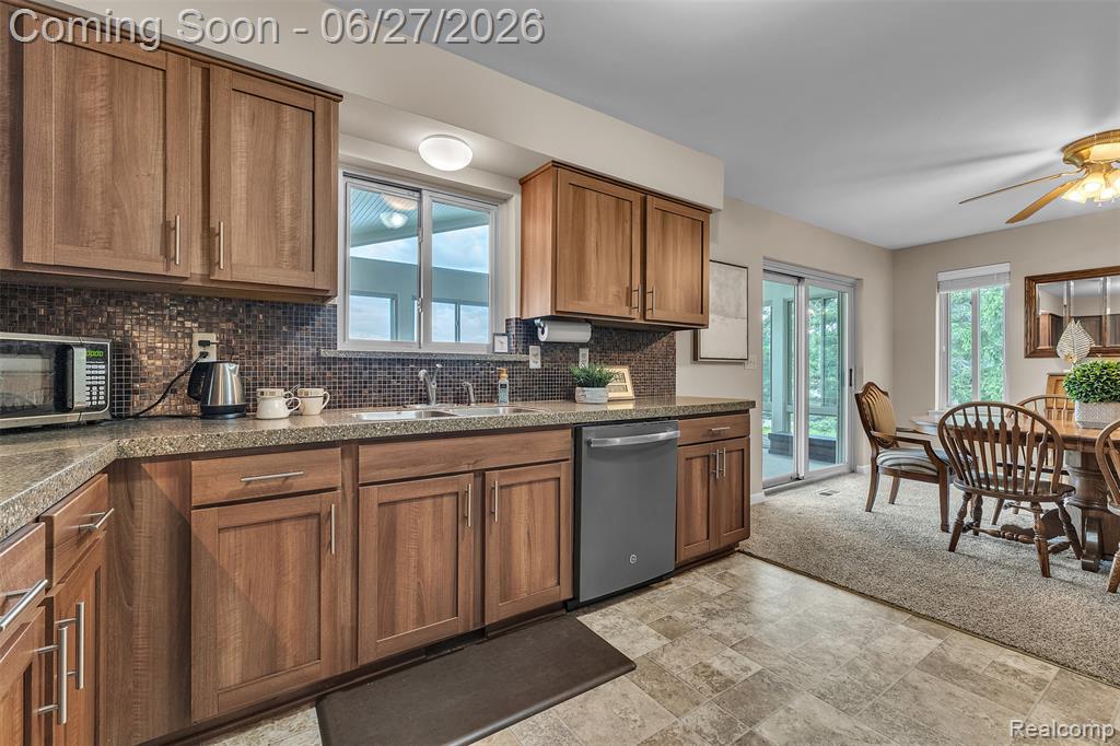 2276 Webster Park Drive, Howell, MI 48843 — Photo 17